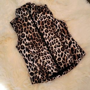 Land's End women's puffer vest, size XS, cheetah print